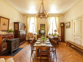 Отель Spacious Holiday Home with Garden Garden Furniture and BBQ  Комблен-О-Пон